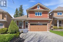 14 NAPIER COURT  Whitby (Brooklin), ON L1M 1H1