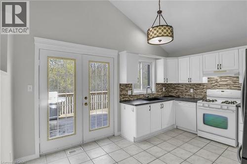 115 Daimler Drive, Kitchener, ON - Indoor Photo Showing Kitchen
