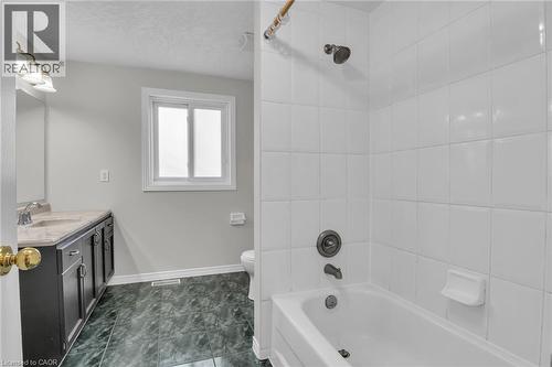 115 Daimler Drive, Kitchener, ON - Indoor Photo Showing Bathroom