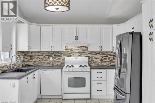 115 Daimler Drive, Kitchener, ON - Indoor Photo Showing Kitchen