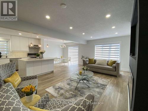 125 Steepleridge Street, Kitchener, ON - Indoor Photo Showing Living Room