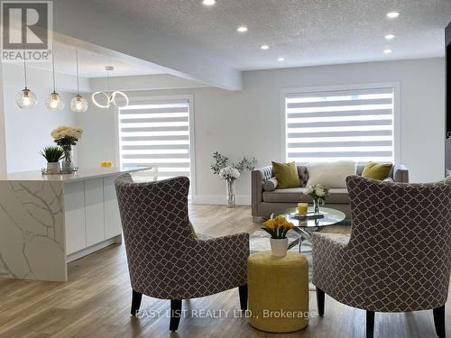 125 Steepleridge Street, Kitchener, ON - Indoor Photo Showing Living Room