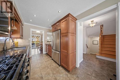 23 Cowan Boulevard, Cambridge, ON - Indoor Photo Showing Kitchen With Double Sink With Upgraded Kitchen