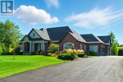 41 SHAKESPEARE ROAD  Hamilton, ON L9H 7R5