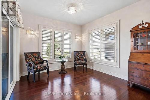 32 Magnolia Lane, Welland (Hwy 406/Welland), ON - Indoor