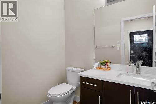 305 Clarence Avenue S, Saskatoon, SK - Indoor Photo Showing Bathroom
