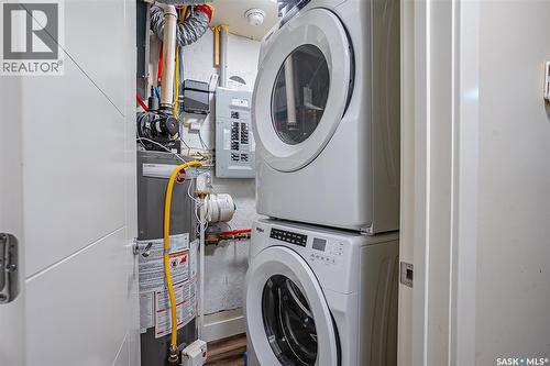 305 Clarence Avenue S, Saskatoon, SK - Indoor Photo Showing Laundry Room