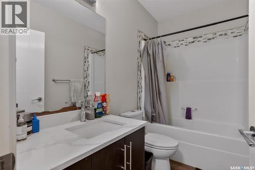 305 Clarence Avenue S, Saskatoon, SK - Indoor Photo Showing Bathroom