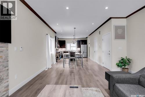 305 Clarence Avenue S, Saskatoon, SK - Indoor