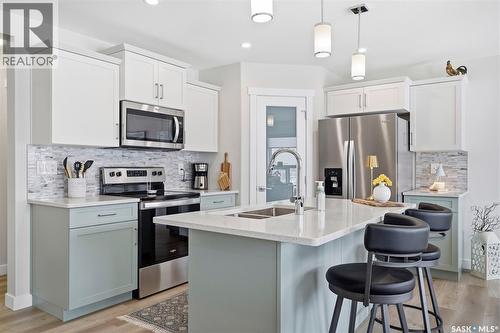 535 Schmeiser Avenue, Saskatoon, SK - Indoor Photo Showing Kitchen With Stainless Steel Kitchen With Double Sink With Upgraded Kitchen