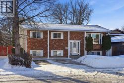 111 Gustin CRESCENT  Saskatoon, SK S7H 6H7