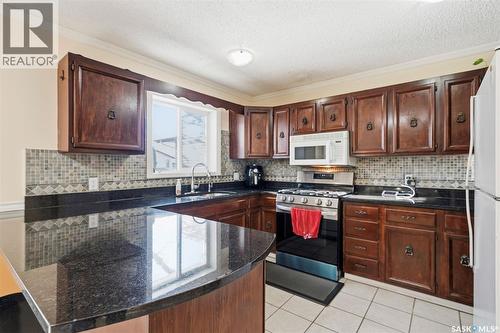 111 Gustin Crescent, Saskatoon, SK - Indoor Photo Showing Kitchen