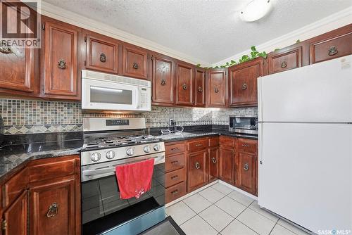 111 Gustin Crescent, Saskatoon, SK - Indoor Photo Showing Kitchen