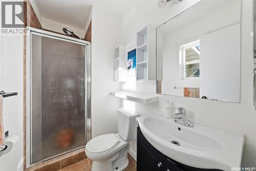 111 Gustin Crescent, Saskatoon, SK - Indoor Photo Showing Bathroom