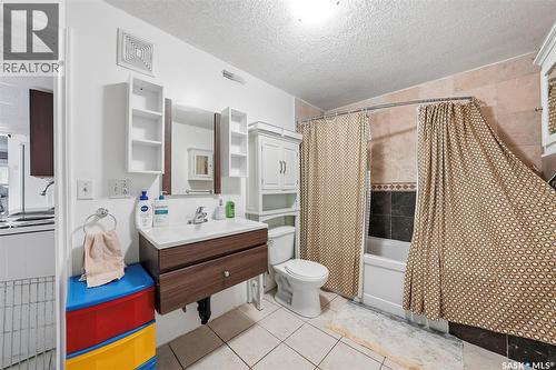 111 Gustin Crescent, Saskatoon, SK - Indoor Photo Showing Bathroom