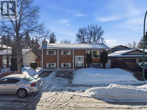 111 Gustin Crescent, Saskatoon, SK - Outdoor