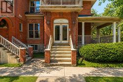 10 - 450 MACLAREN STREET Ottawa, ON K1R 5K6