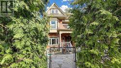 26 MACDONELL AVENUE Toronto, ON M6R 2A2
