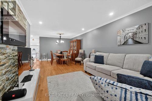 58 Fireside Crescent, Ottawa, ON - Indoor Photo Showing Living Room