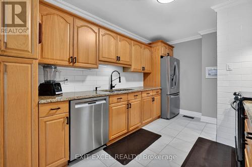 58 Fireside Crescent, Ottawa, ON - Indoor Photo Showing Kitchen