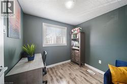 Bedroom / Office - 