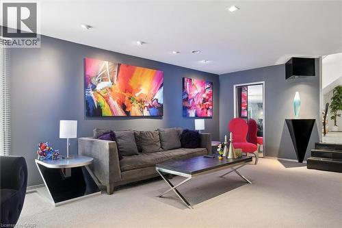 64 Francis Street N, Kitchener, ON - Indoor Photo Showing Living Room