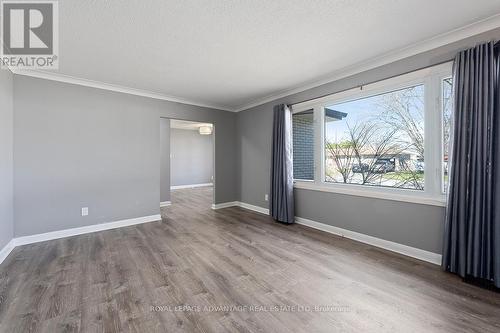 10 Robert Road, Perth, ON - Indoor Photo Showing Other Room