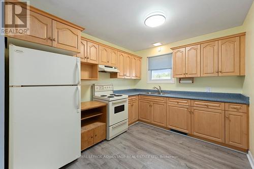 10 Robert Road, Perth, ON - Indoor Photo Showing Kitchen With Double Sink