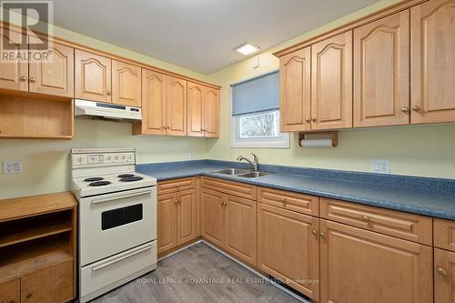 10 Robert Road, Perth, ON - Indoor Photo Showing Kitchen With Double Sink