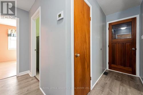 10 Robert Road, Perth, ON - Indoor Photo Showing Other Room