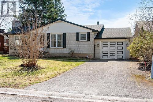 10 Robert Road, Perth, ON - Outdoor