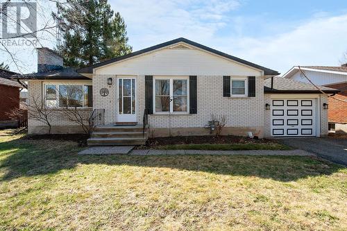 10 Robert Road, Perth, ON - Outdoor
