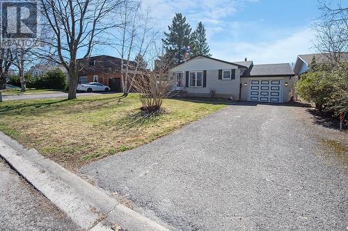 10 Robert Road, Perth, ON - Outdoor