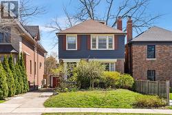 61 SUTHERLAND DRIVE Toronto, ON M4G 1H5