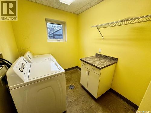 347&353 Maple Avenue, Yorkton, SK - Indoor Photo Showing Laundry Room