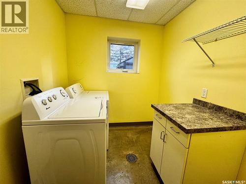 347&353 Maple Avenue, Yorkton, SK - Indoor Photo Showing Laundry Room