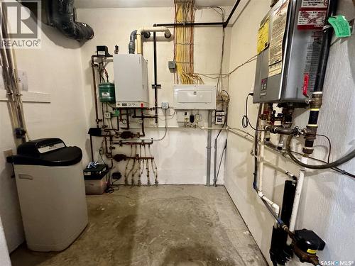 347&353 Maple Avenue, Yorkton, SK - Indoor