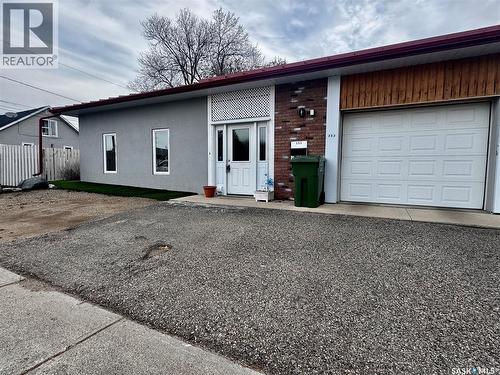 347&353 Maple Avenue, Yorkton, SK - Outdoor