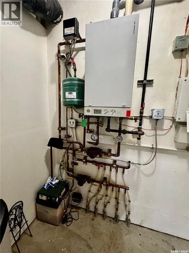 347&353 Maple Avenue, Yorkton, SK - Indoor