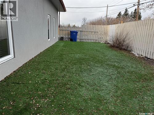 347&353 Maple Avenue, Yorkton, SK - Outdoor
