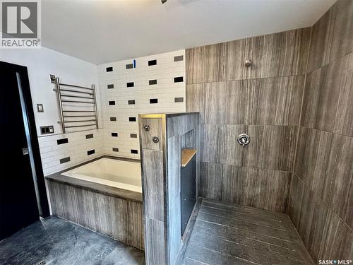 347&353 Maple Avenue, Yorkton, SK - Indoor Photo Showing Other Room