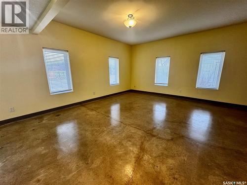 347&353 Maple Avenue, Yorkton, SK - Indoor Photo Showing Other Room