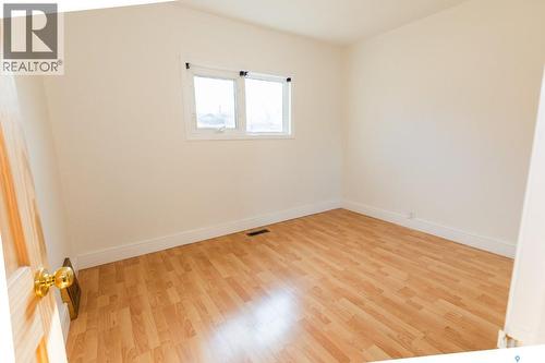 430 Columbia Avenue, Kerrobert, SK - Indoor Photo Showing Other Room