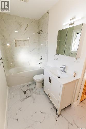 430 Columbia Avenue, Kerrobert, SK - Indoor Photo Showing Bathroom