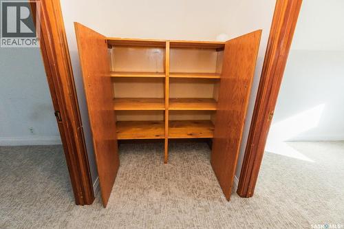 430 Columbia Avenue, Kerrobert, SK - Indoor