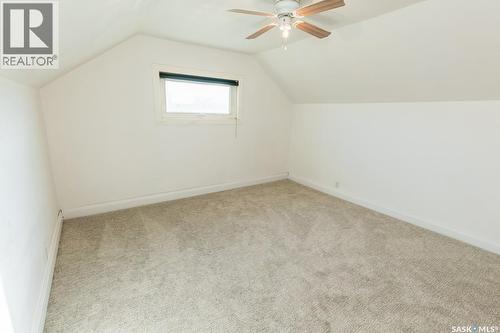 430 Columbia Avenue, Kerrobert, SK - Indoor Photo Showing Other Room