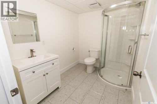 430 Columbia Avenue, Kerrobert, SK - Indoor Photo Showing Bathroom