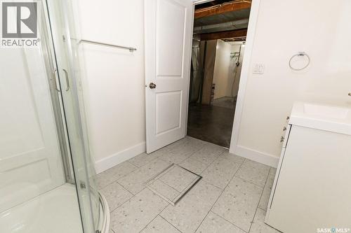 430 Columbia Avenue, Kerrobert, SK - Indoor Photo Showing Bathroom