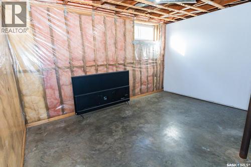 430 Columbia Avenue, Kerrobert, SK - Indoor Photo Showing Basement