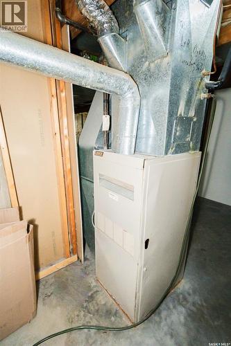 430 Columbia Avenue, Kerrobert, SK - Indoor